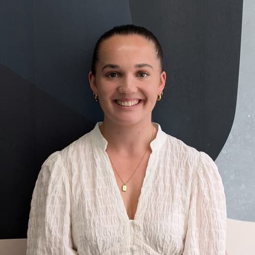 Ellie Nethersole, Account Executive